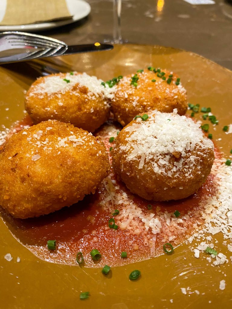 Best Disney Springs Restaurants. Where to eat and Disney Springs.